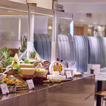 Hotel The Level At Melia White House