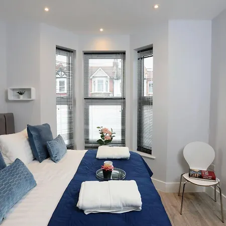 Aisiki Apartments: Pet-friendly With Air Con & Free Wifi *
