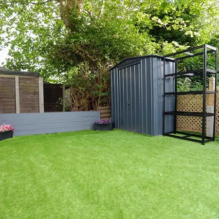 Aisiki Apartments: Pet-friendly With Air Con & Free Wifi * Finchley