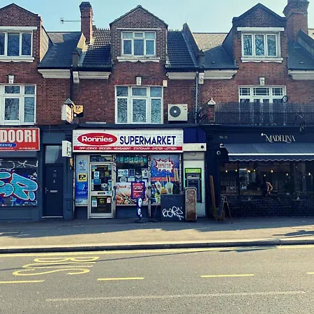Large Dulwich 3 Bedroom Near Kings College Hospital London