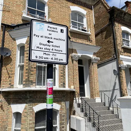 Contemporary Clapham Living Apartment London