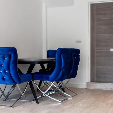 Casa vacanze Beautiful New Semi-detached 3 Bedroom House Wgarden *