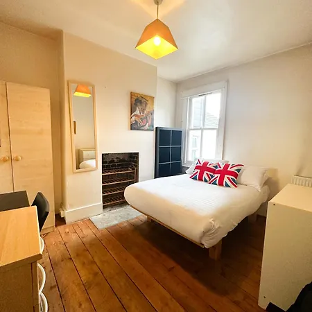 58 Alloa Townhouse Holiday home London
