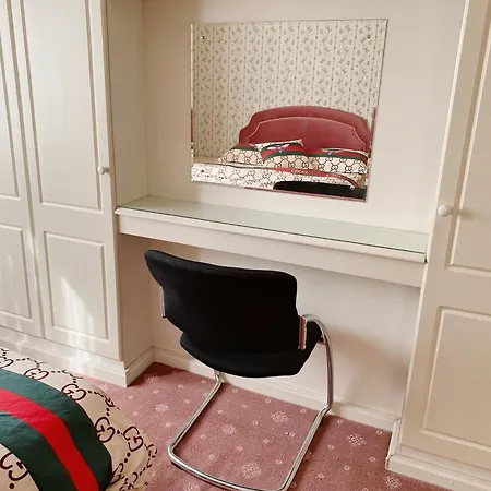 Barking House Sleeps 11 - Parking - Train Tube - Airport *