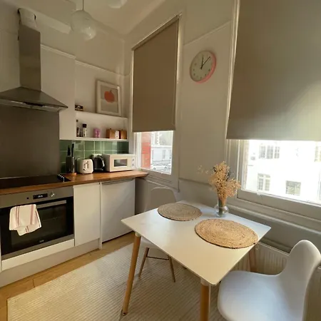 Apartment Modern Flat In Victorian West Kensington Mansion London