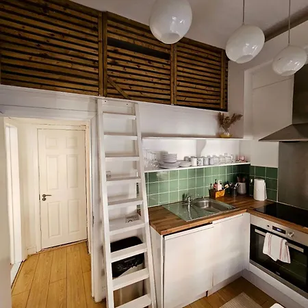 Modern Flat In Victorian West Kensington Mansion Apartment *