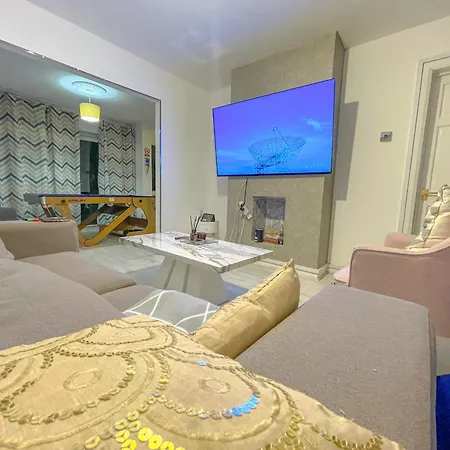 Spacious With Free Parking