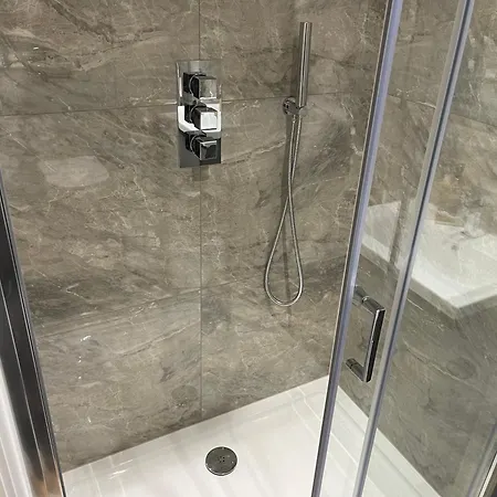 Luxurious Restful Flat, Less Than 30 Mins From Centre! Apartamento Londres