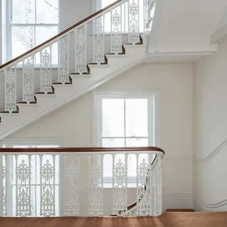 Holborn Home: Find Iconic London