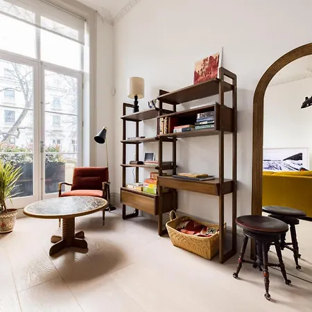 The Tree House 2 Bedroom By Hyde Park Apartment *
