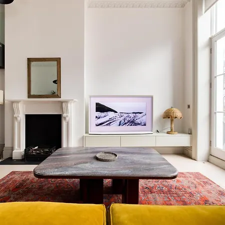 Apartment The Tree House 2 Bedroom By Hyde Park