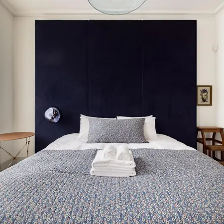 The Tree House 2 Bedroom By Hyde Park Apartment