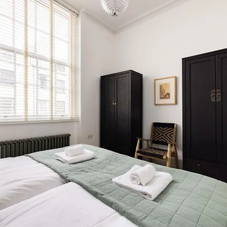 The Tree House 2 Bedroom By Hyde Park Apartment London