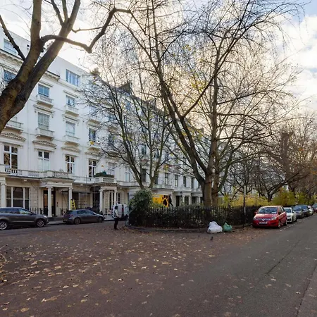 The Tree House 2 Bedroom By Hyde Park Apartment *