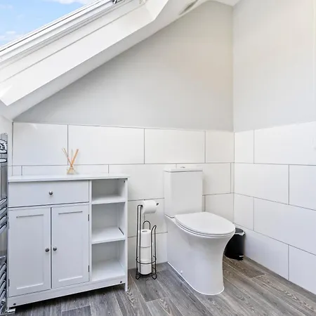 Daire Heart Of Acton - Perfect For Large Groups Londra