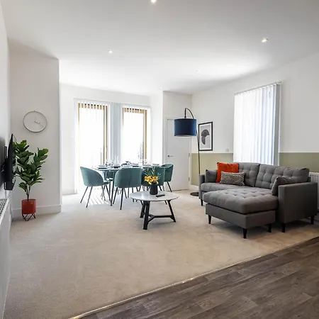 Modern With Balcony In Merton Near Wimbledon By Sojo Apartment