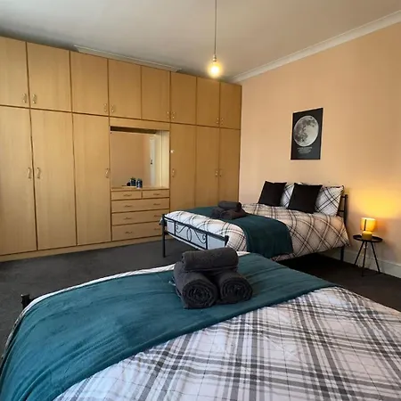 Guest house 25 Minutes To 35 *