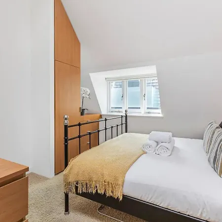 Pass The Keys Barbican Gem Daire Londra