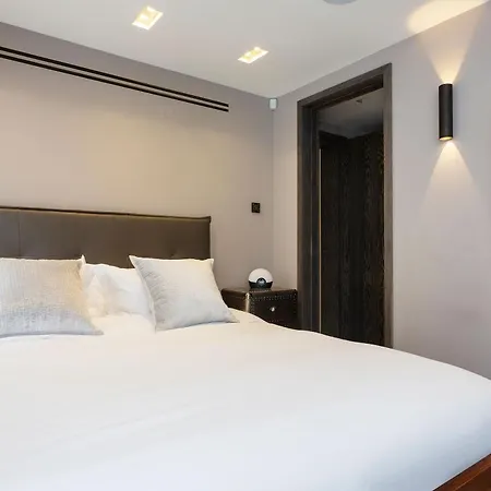 Veeve - Lavish And Luxe Holiday home
