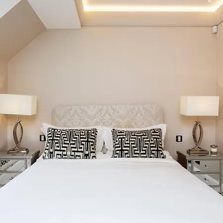 Veeve - Lavish And Luxe Holiday home