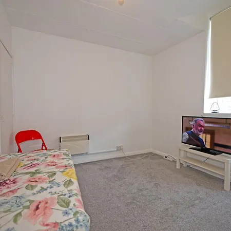 Flat In Clapham Budget Friendly Apartmán *