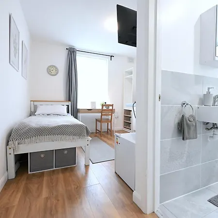 Apartment - London
