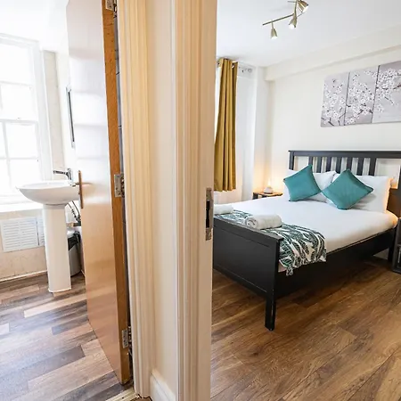 3 Bedrooms Near Hyde Park & Oxford St Apartment