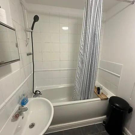 In A Shared Flat, E16 Homestay szállás *