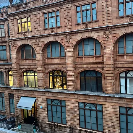 Hans Road Apartment