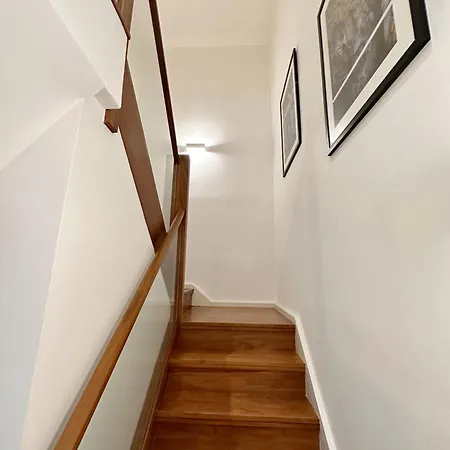 Luxury 2bed 2bath In Nine Elms In Modern Development
