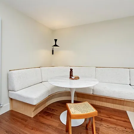 Luxury Designer Flat In Putney By Underthedoormat * ロンドン