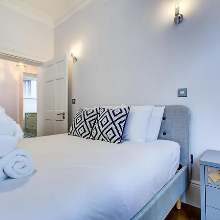 Hyde Park Apartment London