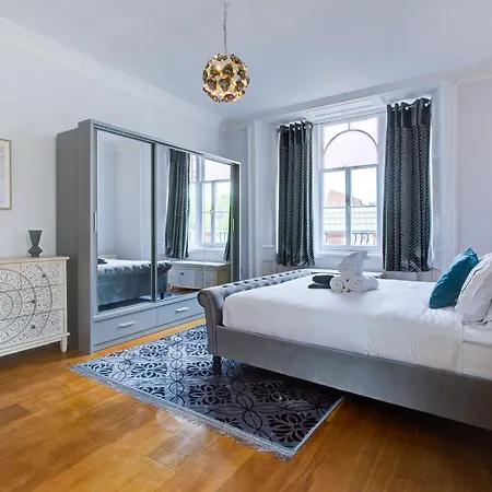 Apartment Hyde Park London