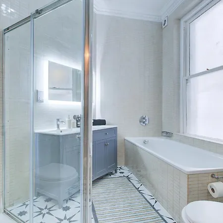 Hyde Park Apartment London