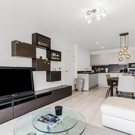Stylish Surrey Quays - 10 Mins From Station Apartament