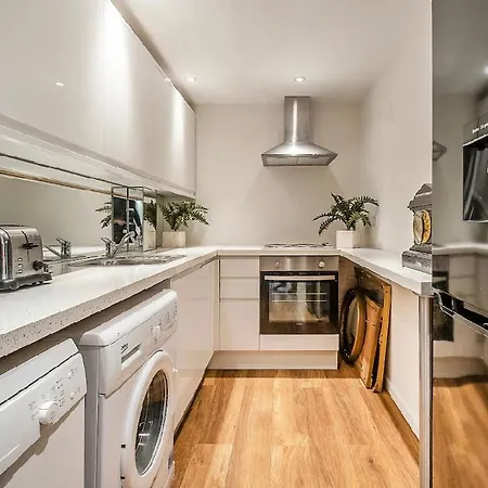 Апартаменты Renovu Premium Homes In Kensington