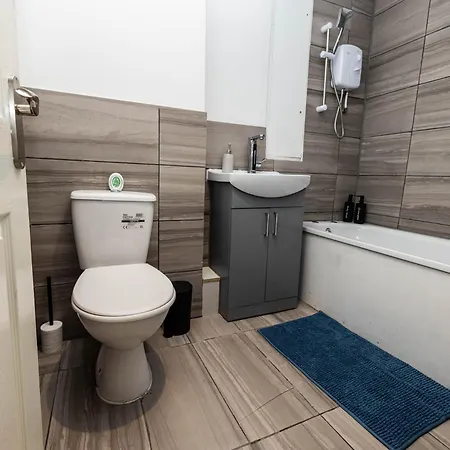 Sleeps4-sofabed-closetocity-freeparking דירה *