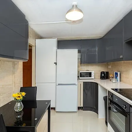 Ground Charming 3 Bedroom Flat With Private Garden Apartment London