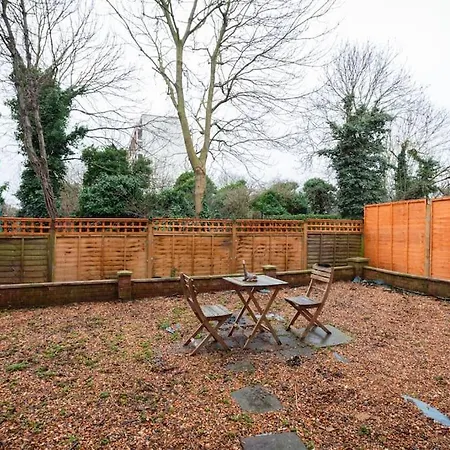 Apartment Ground Charming 3 Bedroom Flat With Private Garden London