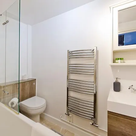 Charming 2-bed Near Buckingham Palace *