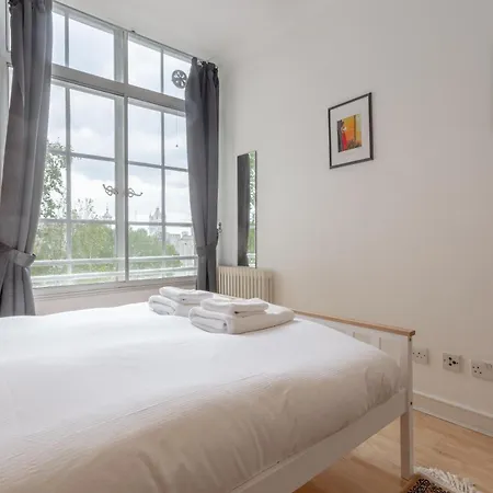Large & 2bd Flat - Tower Hill