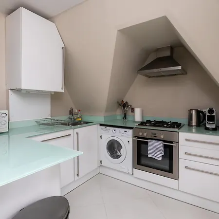 Modern Floor 2bd Flat - Kensington شقة