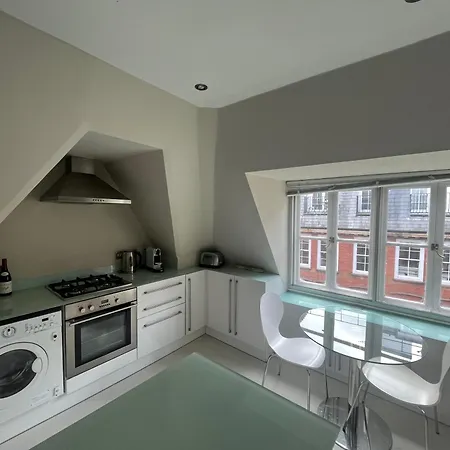 شقة Modern Floor 2bd Flat - Kensington *