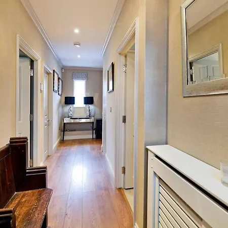 Holiday home Delightful 3-bed Family Bayswater London