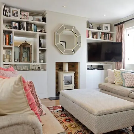 Delightful 3-bed Family Bayswater London