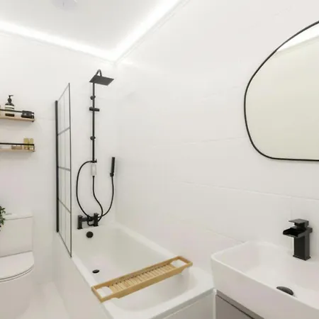 Luxurious Modern Flat In Charming Little Venice Apartman