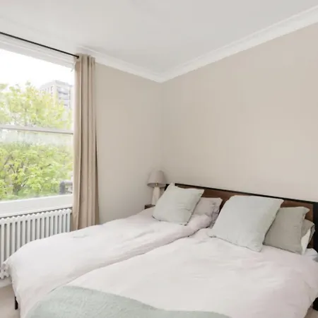 Luxurious Modern Flat In Charming Little Venice *