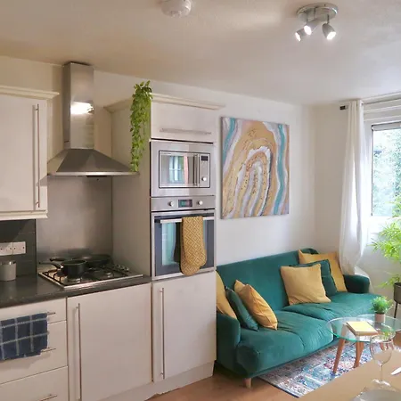 Chic 4-bed In Trendy Clerkenwell W Balcony And Walking Distance To Tube * London