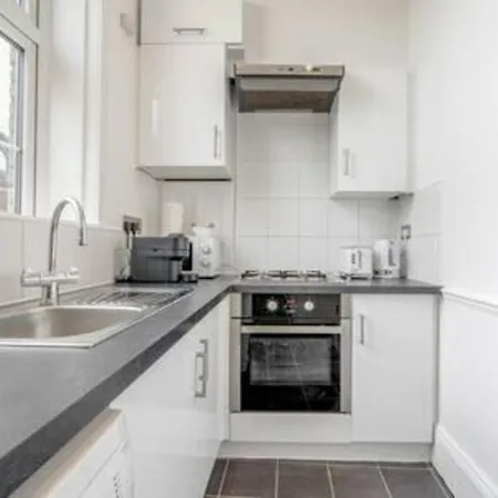 Unbeatable Location In Camden-spacious Flat London