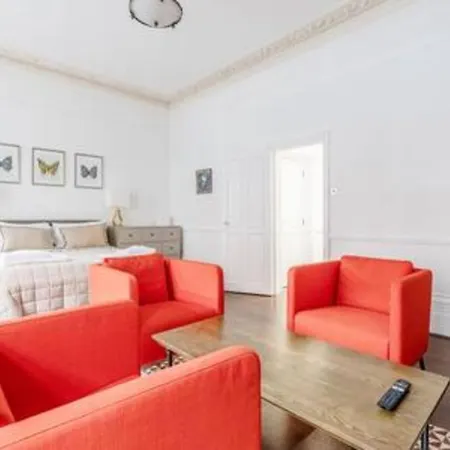 Unbeatable Location In Camden-spacious Flat *